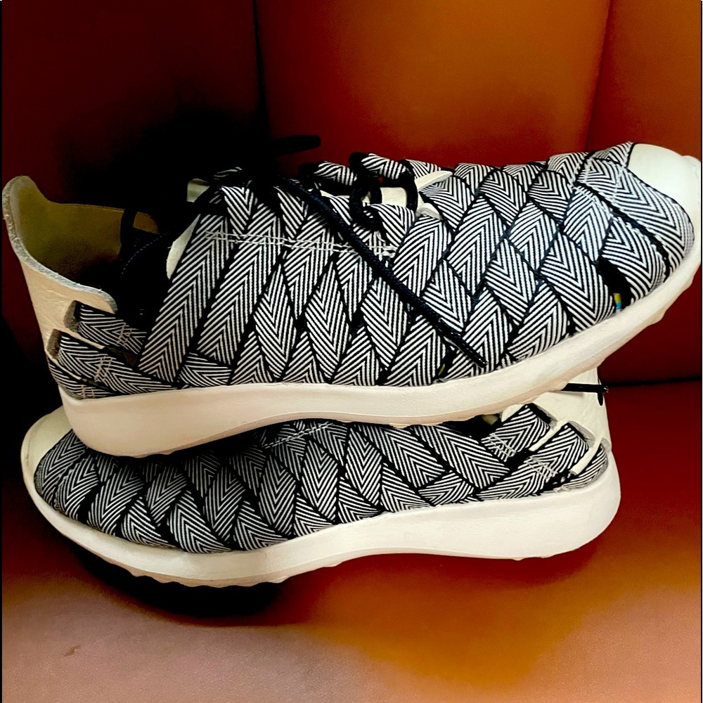 Womens light weight Nikes